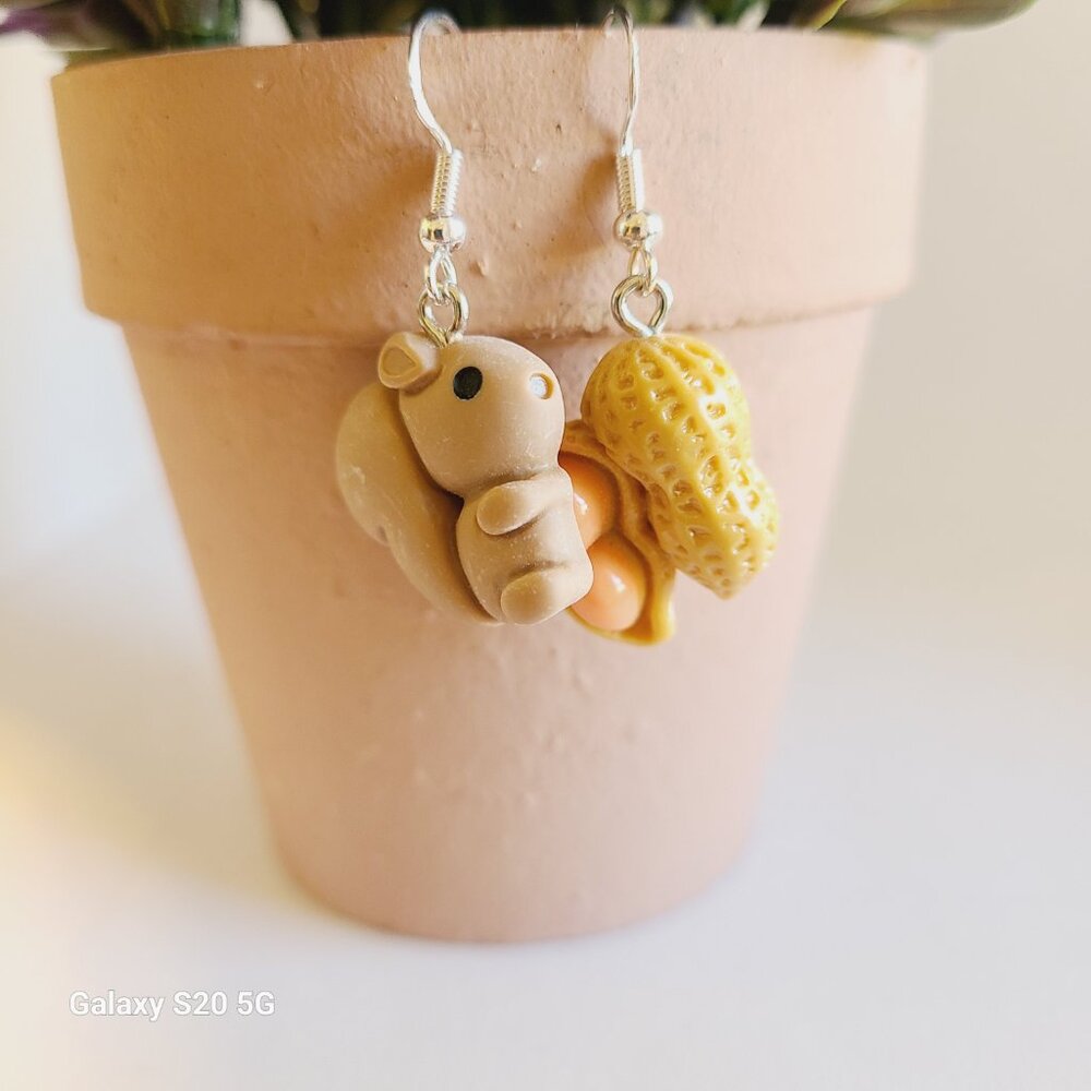 Squirrel‎ and Peanuts Dangle Drop Earrings NEW Women's Fun Gifting Quirky Casual - Picture 4 of 5